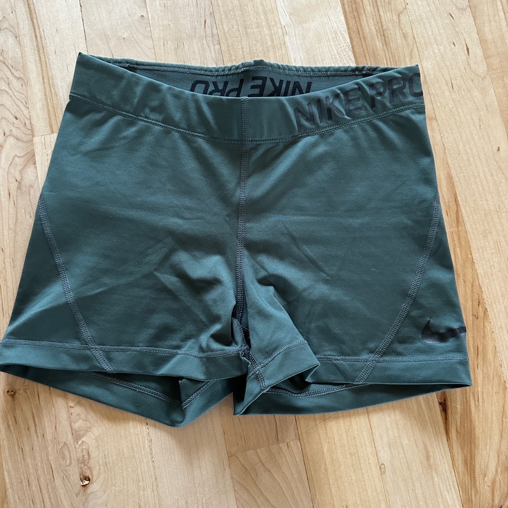 3/$20 ✨ - Nike Pro - Dark Green Compression Shorts | Women’s Medium